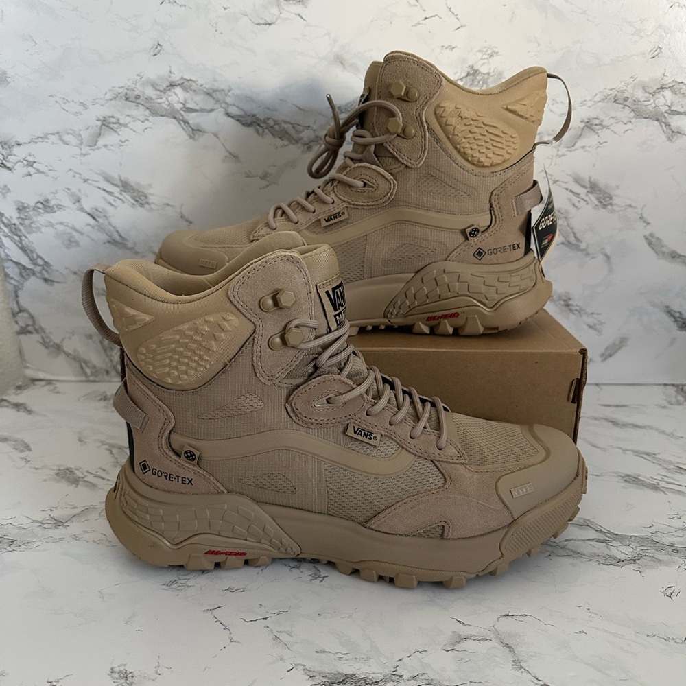 Vans MTE Gore-Tex Crestline Waterproof Hiking Trek Snow Boots Women’s Size 9.5